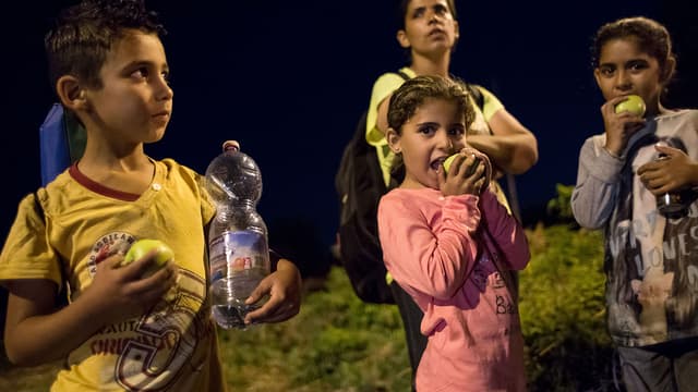 Des enfants syriens en transit en Hongrie, le 31 août dernier.