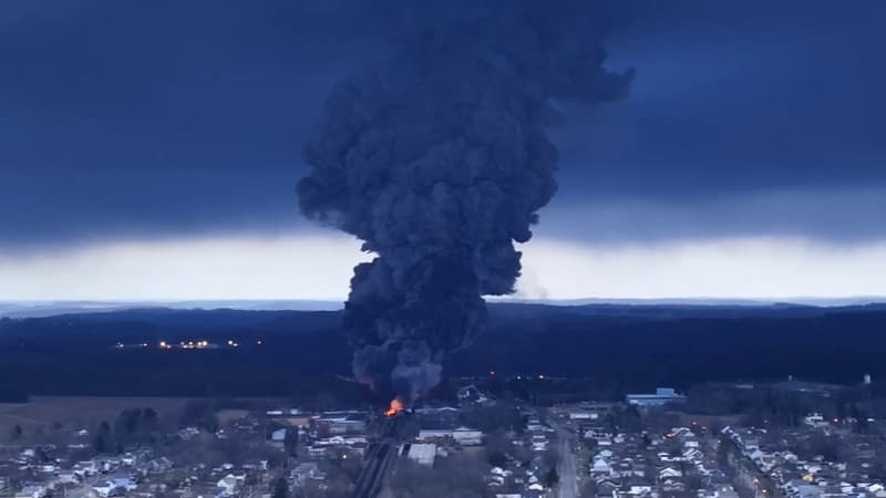Inquiétude aux États-Unis après la libération de produits chimiques toxiques lors du déraillement d'un train