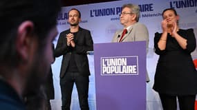 Jean-Luc Mélenchon entouré de Manuel Bompard et Mathilde Panot, dimanche 10 avril 2022 à Paris au soir du premier tour de l'élection présidentielle