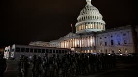 Les forces de l'ordre face au Capitole à Washington, mercredi 6 janvier 2021