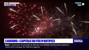 Cabourg: 15.000 personnes réunies sur la plage pour le feu d'artifice