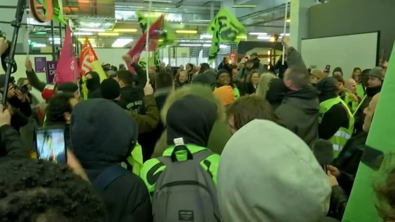 Des cheminots envahissent le "Ground control" de la SNCF