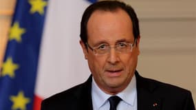 François Hollande a dit samedi sa "confiance" dans la réussite de l'opération engagée avec l'aide de la France contre les islamistes au Mali, qui a déjà permis selon lui de porter un "coup d'arrêt" à la progression de la rébellion. /Photo prise le 11 janv