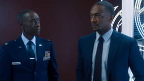 Don Cheadle et Anthony Mackie dans "Falcon et le Soldat de l'Hiver"