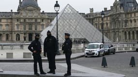 Louvre : les failles de sécurité pointées du doigt