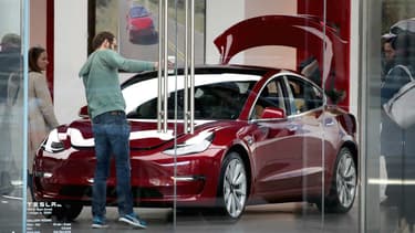 Une Model 3 dans une concession de Chicago.