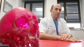 Laurent Lantieri en avril 2009, à l'hôpital Henri-Mondor de Créteil.
