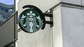L'enseigne d'un café Starbucks (photo d'illustration).