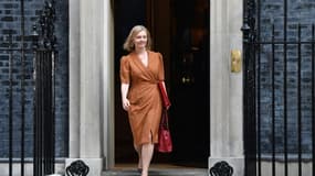 La ministre des Affaires étrangères, Liz Truss, à la sortie du 10 Downing Streete, le 7 septembre 2021 à Londres