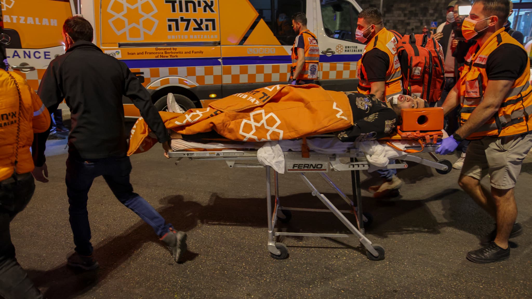 Un manifestant palestinien blessé à Jérusalem dans la nuit du 22 au 23 avril 2021 Un manifestant palestinien blessé à Jérusalem dans la nuit du 22 au 23 avril 2021