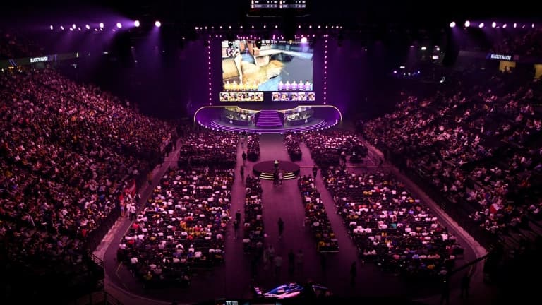 Vue de la salle de l'Accor Arena lors de la de la finale du Major Counter-Strike:GO, l’une des plus prestigieuses compétitions e-sport dans le jeu vidéo, le 21 mai 2023 à Paris-Bercy
