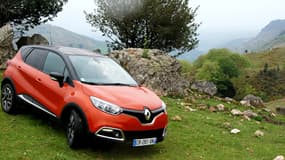 Le Captur, nouveau SUV de Renault, à l'essai sur les routes du pays basque dans les alentours d'Espelette.