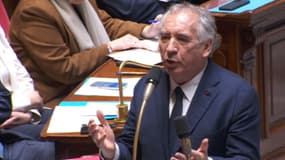 "Submersion migratoire" : Bayrou assume ses propos 