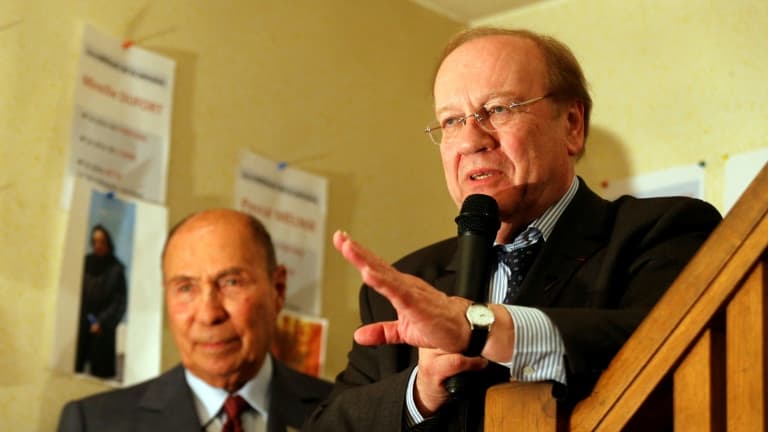 Jean-Pierre Bechter (D), alors maire de Corbeil-Essonnes, au côté de Serge Dassault, le 13 mars 2014 à Corbeil-Essonnes 