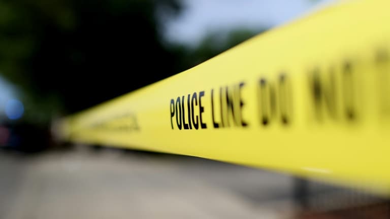 Un élève a été tué par balle mercredi lors d'une fusillade dans son lycée de Caroline du Nord, a annoncé la police de cet Etat américain, précisant que le suspect était toujours en fuite.