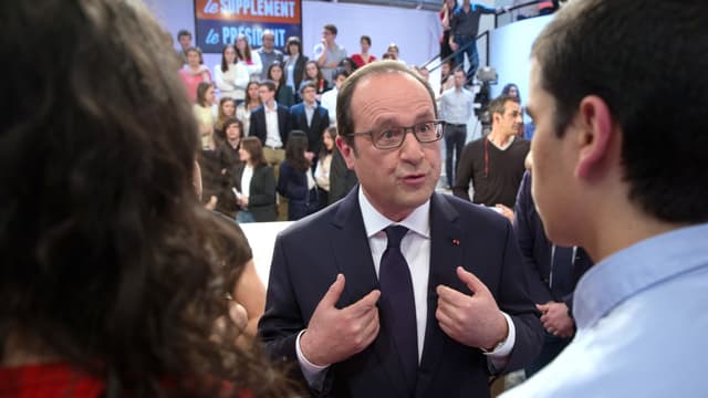 François Hollande a annoncé dimanche sur Canal Plus que la prime d'activité concernerait "tous les Français". 