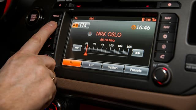 Seules un tiers des voitures individuelles de Norvège peuvent aujourd'hui recevoir la RNT.