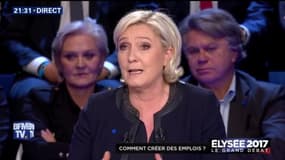 Marine Le Pen: "Sans un protectionnisme intelligent, nous allons regarder les emplois se détruire"