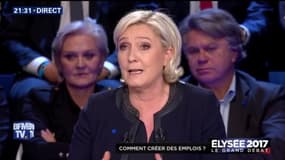 Marine Le Pen: "Sans un protectionnisme intelligent, nous allons regarder les emplois se détruire"