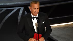 Kevin Costner à la 94e cérémonie des Oscars, au Dolby Theatre à Hollywood, le 27 mars 2022