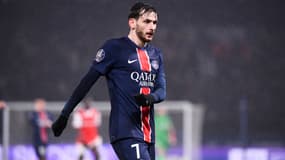 Khvicha Kvaratskhelia lors du match de Ligue 1 PSG-Reims le 25 janvier 2025