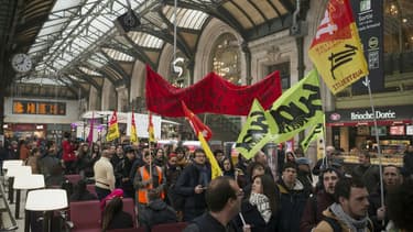 Les syndicats pointent des suppressions de postes souvent plus nombreuses qu'annoncées