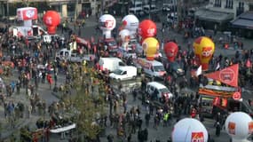 Vue aérienne de la place de la République à Paris, au départ de la manifestation contre la réforme des retraites le 17 décembre 2019.