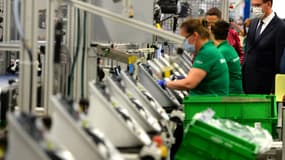 Jean Castex visite en juin l'usine Vorwerk de Cloyes-sur-le-Loir.
