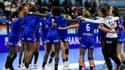 Les handballeuses françaises célèbrent leur victoire contre les Russes au Mondial, le 13 décembre 2021 à Granollers