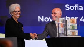 La présidente de la BCE, Christine Lagarde, et le gouverneur de la Banque nationale de Bulgarie, Dimitar Radev à Sofia, le 4 novembre 2025
