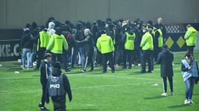 L'intervention des stadiers lors d'incidents entre supporteurs après le match entre Bourgoin-Jallieu et Lyon, le 15 janvier 2025
