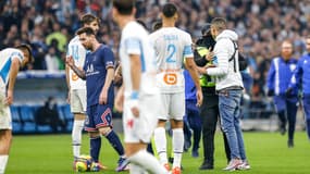 Le streaker arrêté par la sécurité lors d'OM-PSG