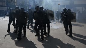 Au moins 108 policiers et gendarmes ont été blessés ce 1er-Mai en France.