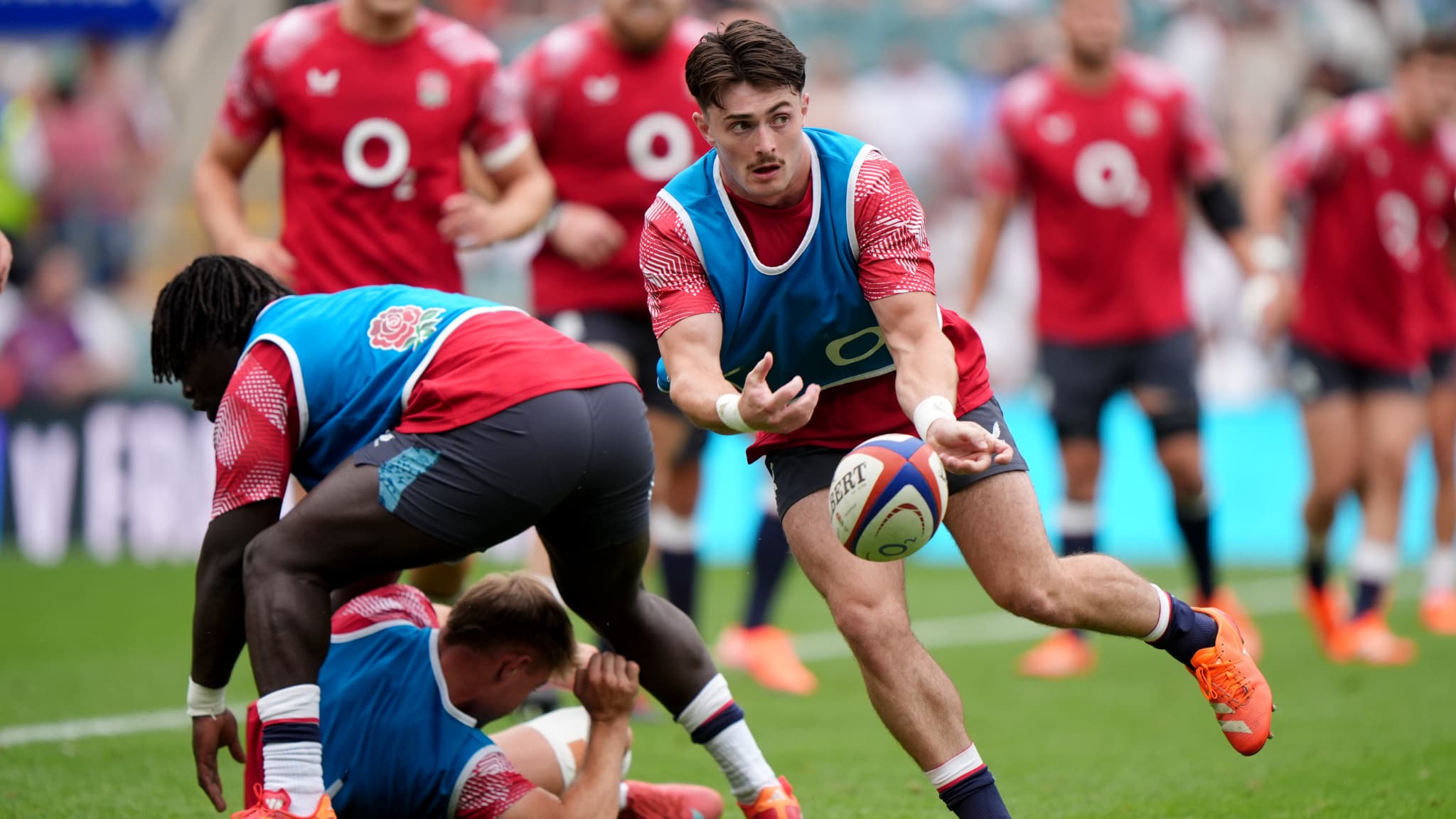 Les joueurs anglais à l'échauffement avant Angleterre XV-France A, le 21 juin 2025. 