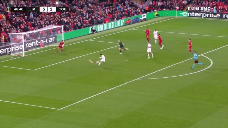 Liverpool-Toulouse: la vidéo de l'incroyable raté de Suazo seul face au but