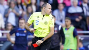Antonio Mateu Lahoz lors du derby entre le Barça et l'Espanyol Barcelone, le 31 décembre 2022.