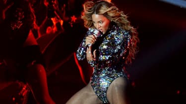 Beyoncé sur la scène des MTV Video Music Awards en 2014