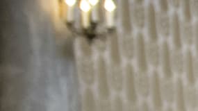 Le père Riffard lors de son procès en 2014, poursuivi pour avoir hébergé illégalement des migrants dans son église, à Saint-Etienne. 