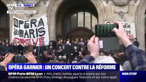 Un concert contre la réforme des retraites devant l'Opéra Garnier