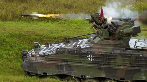 Un véhicule blindé de combat d'infanterie de type "Marder".