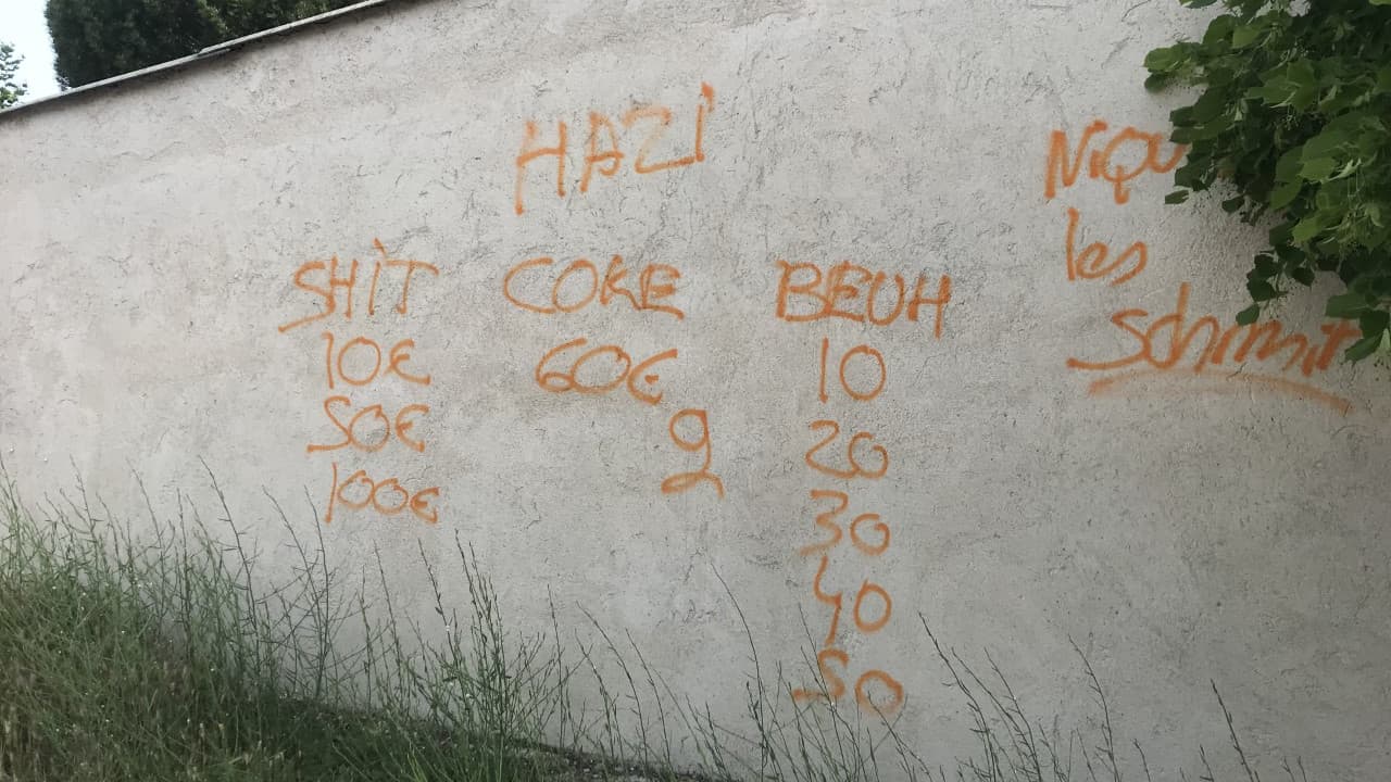 Des tags à Oraison. Des tags à Oraison.