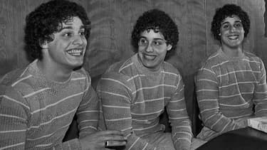 Le documentaire "Three Identical Strangers" retrace la vie de Bobby Shafran, Eddy Galland et David Kellman, trois frères américains séparés à la naissance.