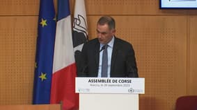 Emmanuel Macron appelle à un "front du refus" face à la criminalité organisée en Corse