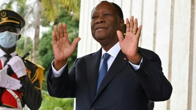 Le président ivoirien Alassane Ouattara au palais présidentiel d'Abidjan le 27 juillet 2021 