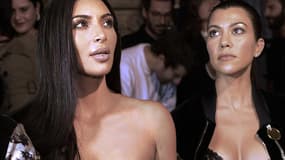 Une des dernières apparition en public de Kim Kardashian, ici avec sa mère et sa soeur Kourtney à la fashion week de Paris, avant le cambriolage dont elle a été victime dans la nuit de dimanche à lundi.