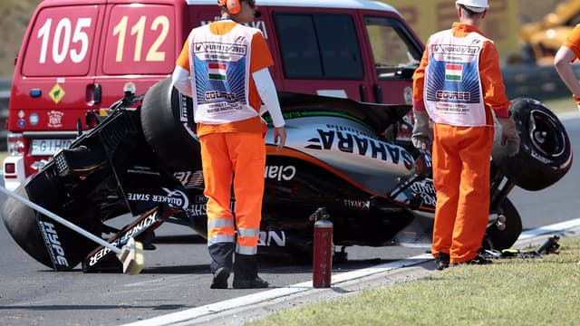La Force India de Sergio Perez après son accident