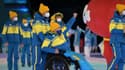 Les athlètes ukrainiens le poing levé pendant la cérémonie d'ouverture des Jeux paralympiques 2022