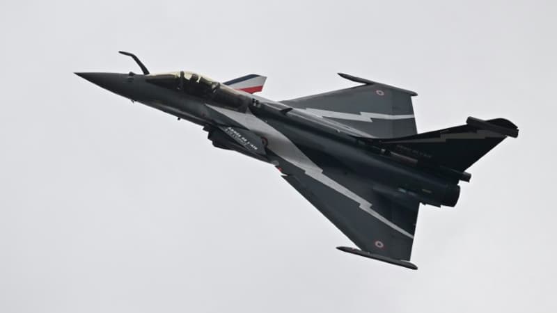 Rafale: la France commande 42 avions de combat supplémentaires