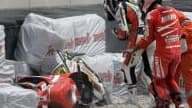 De Puniet dans les graviers mais cette fois ce n'est pas de sa faute. Il a été percuté par Rossi au début de la course...