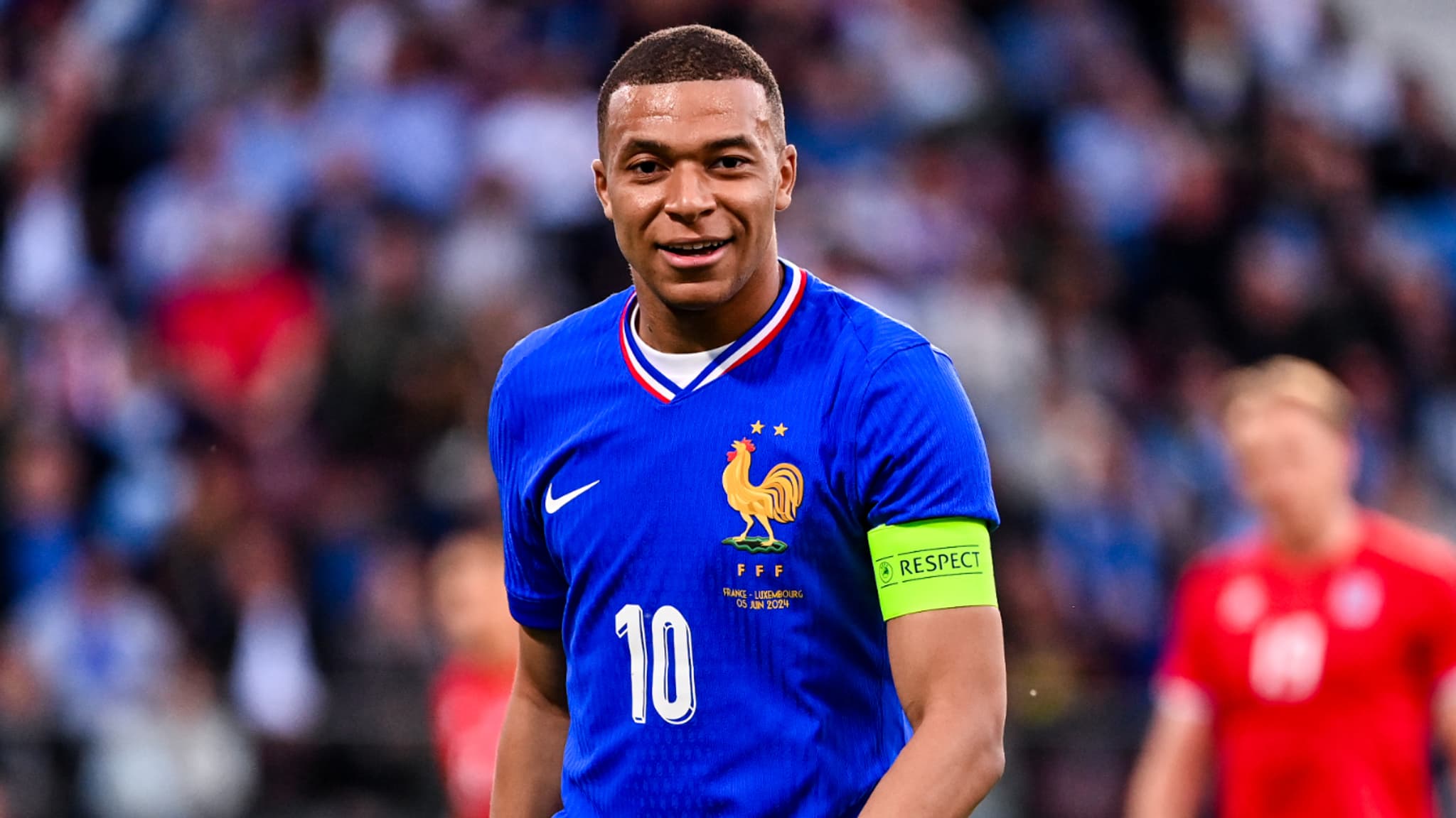 Kylian Mbappé souriant avec la France lors du match amical contre le Luxembourg, le 5 juin 2024 Kylian Mbappé souriant avec la France lors du match amical contre le Luxembourg, le 5 juin 2024